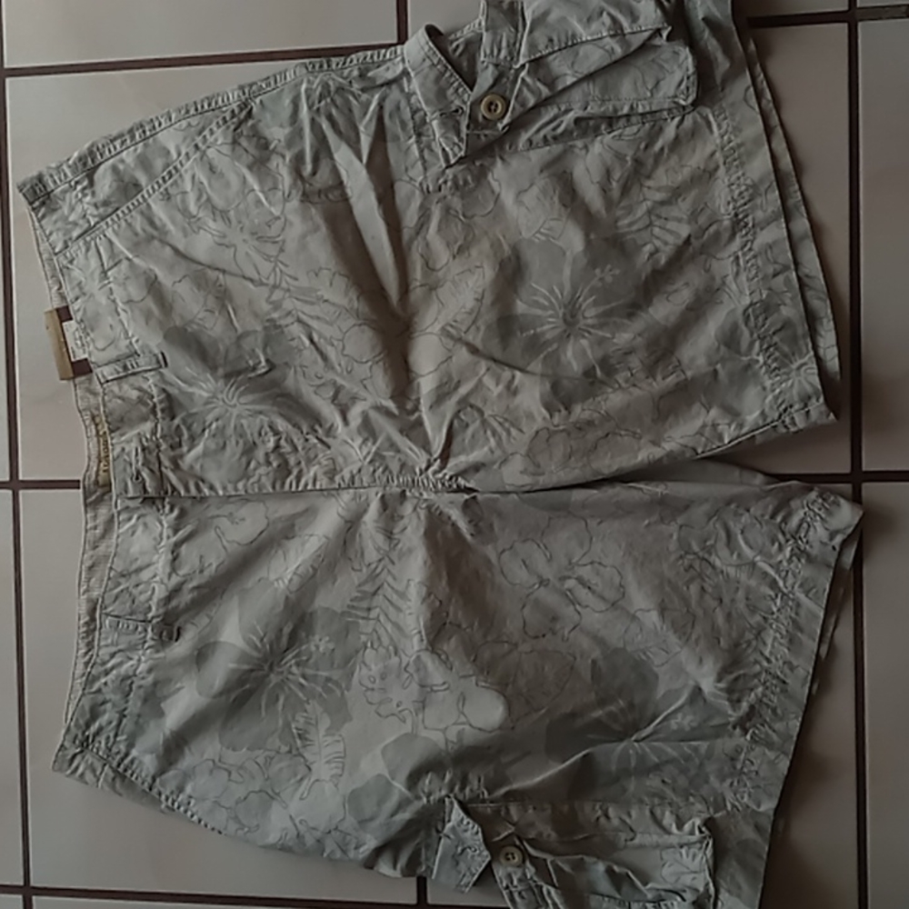 Sonoma BNWT Men's Stone Leaf Print Button Fly Cargos Shorts SZ 38